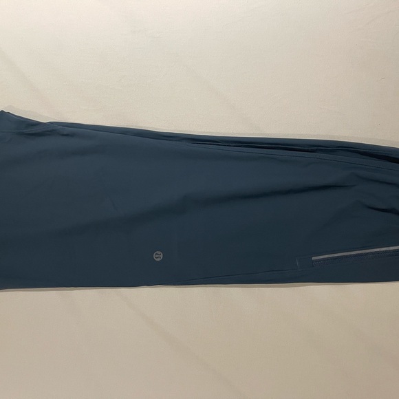 Lululemon surge jogger - Picture 2 of 4